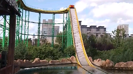 鹤城公园激流勇进