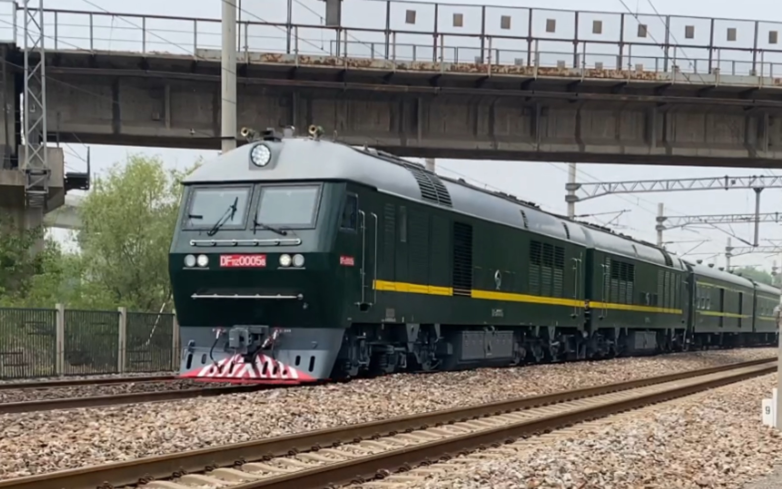 【中国铁路】好久不见!df11z-0005.