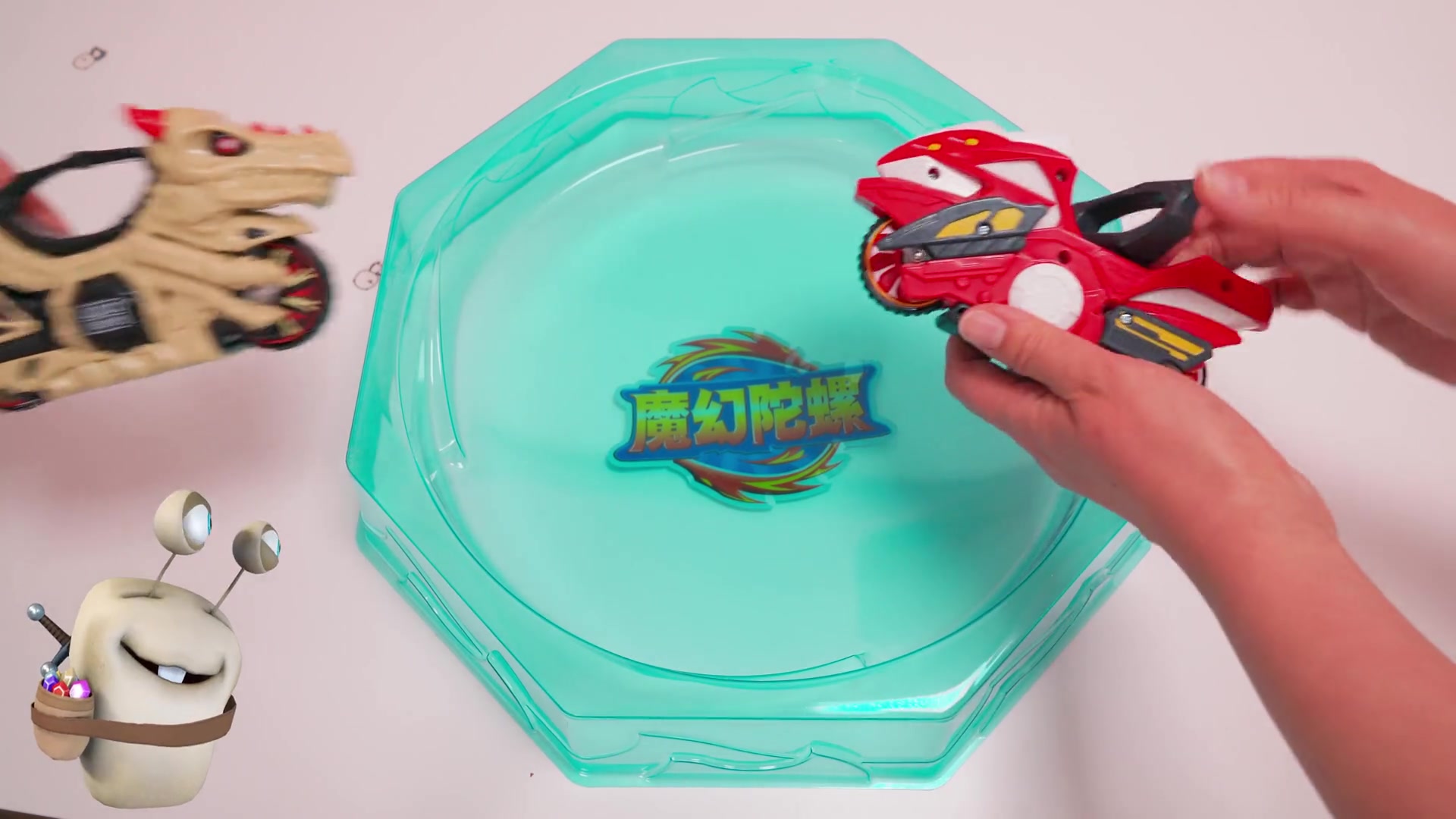 玩具开箱魔幻陀螺5摩托车大战不灭骨龙vs爆裂星云