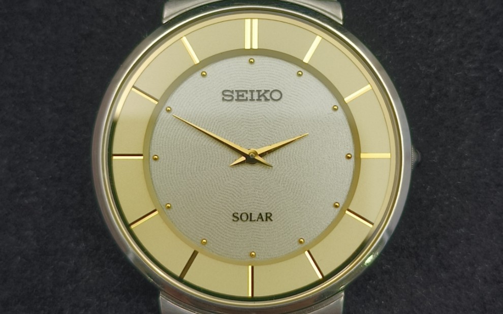 精工超薄高端光动能男表