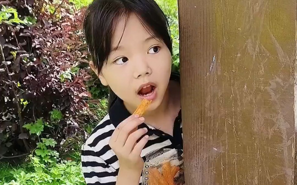 妞妞,一个劲的喝水到底是怎么回事呢?