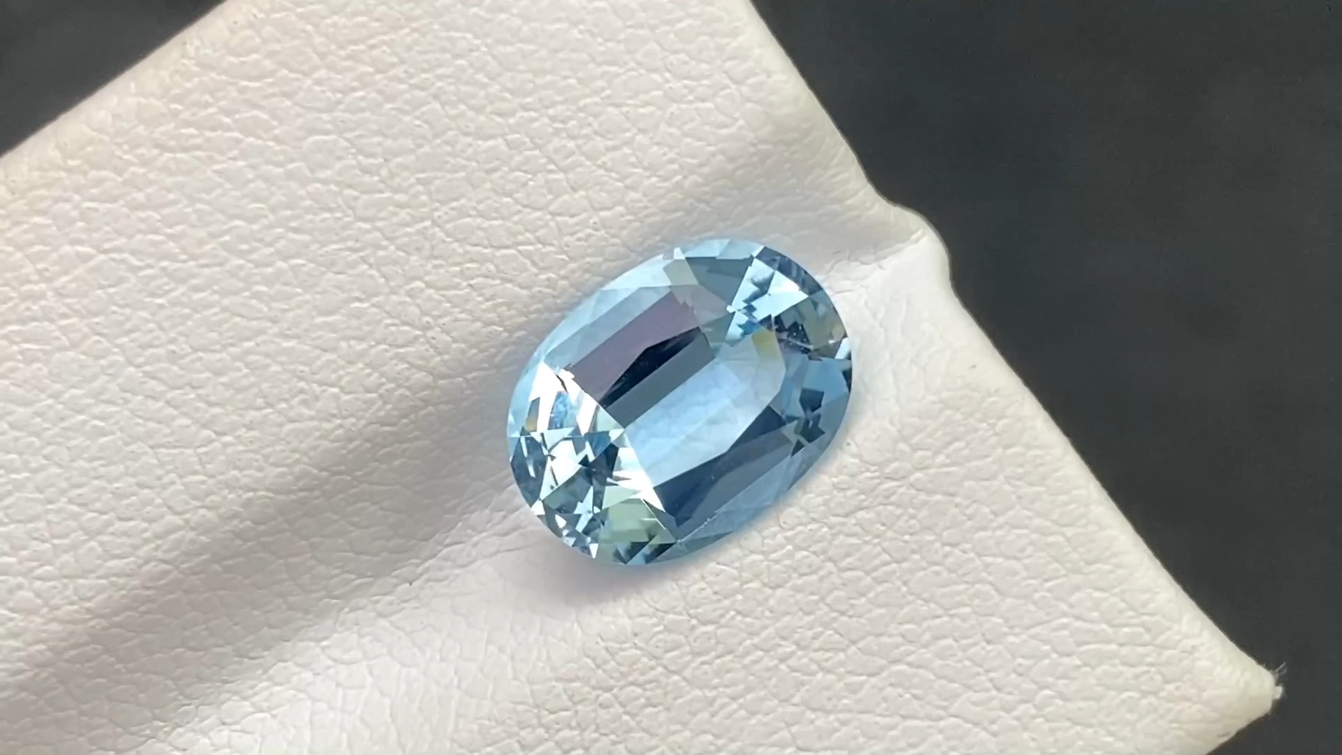 分享一颗5a 海蓝宝,2.
