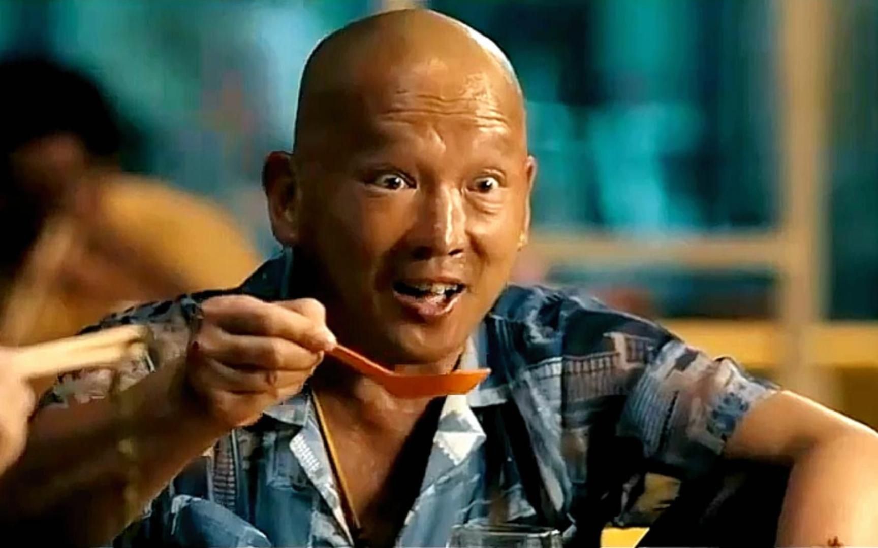 盘点:廖启智真香吃戏,大口炒面喝咖啡,火锅刷肉配啤酒,过瘾!