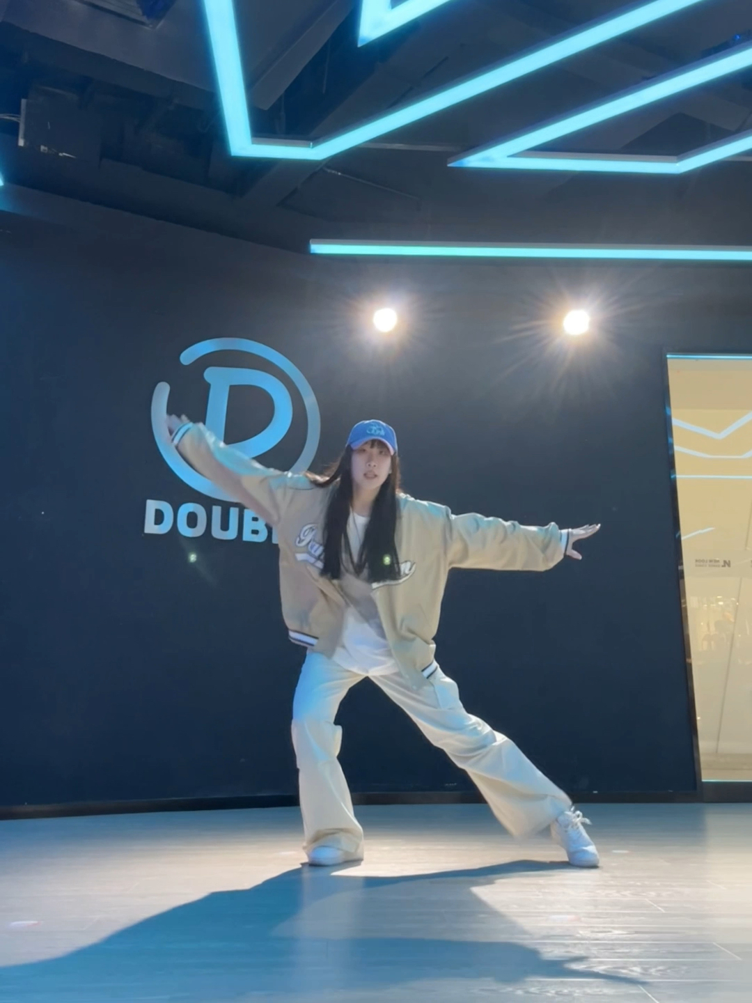 我来翻跳一下poppin love啦98很爱这次回归专辑 很爱哥几个以后