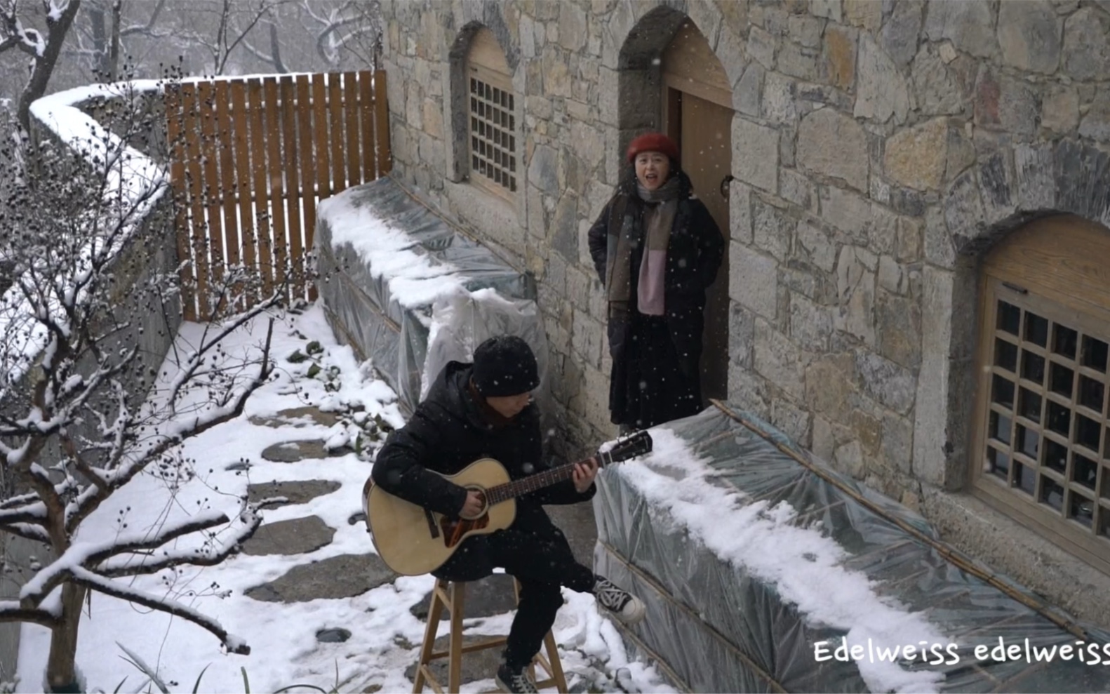 [图]《雪绒花》Edelweiss 电影《音乐之声》插曲，纯净美好的一首歌。