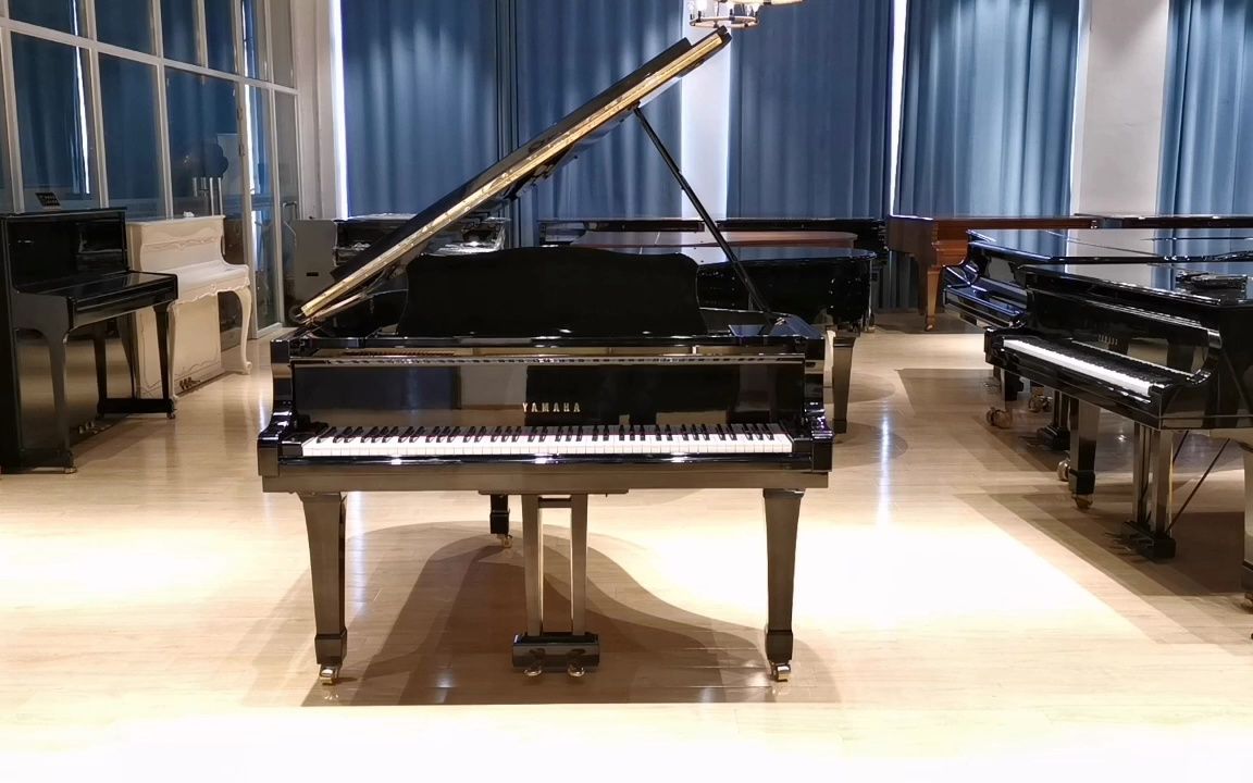 5w左右的雅马哈三角钢琴 yamaha g3e