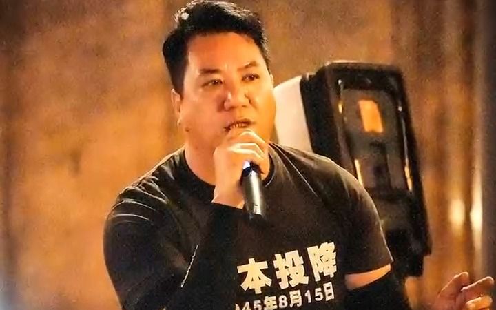 大哥被房子压断了双腿 但他依然阳光微笑面对生活 养活家人#正能量 # #情感 # #生活 #哔哩哔哩bilibili