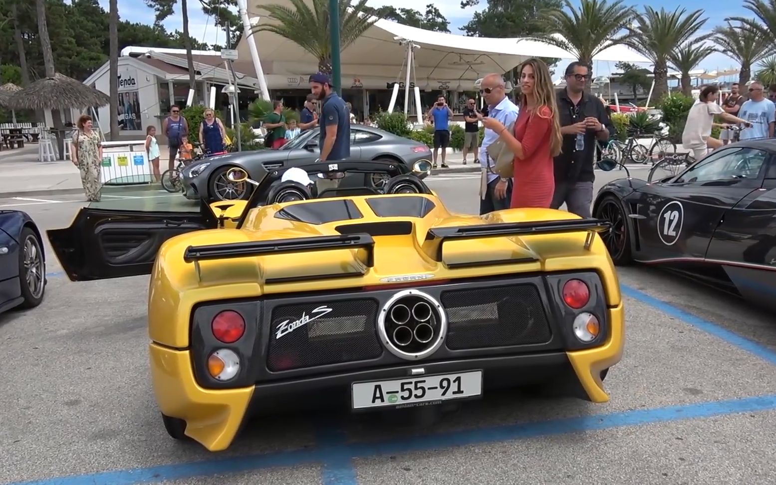 [图]Drive it Like You Stole it - The Craziest Pagani C12S Ever