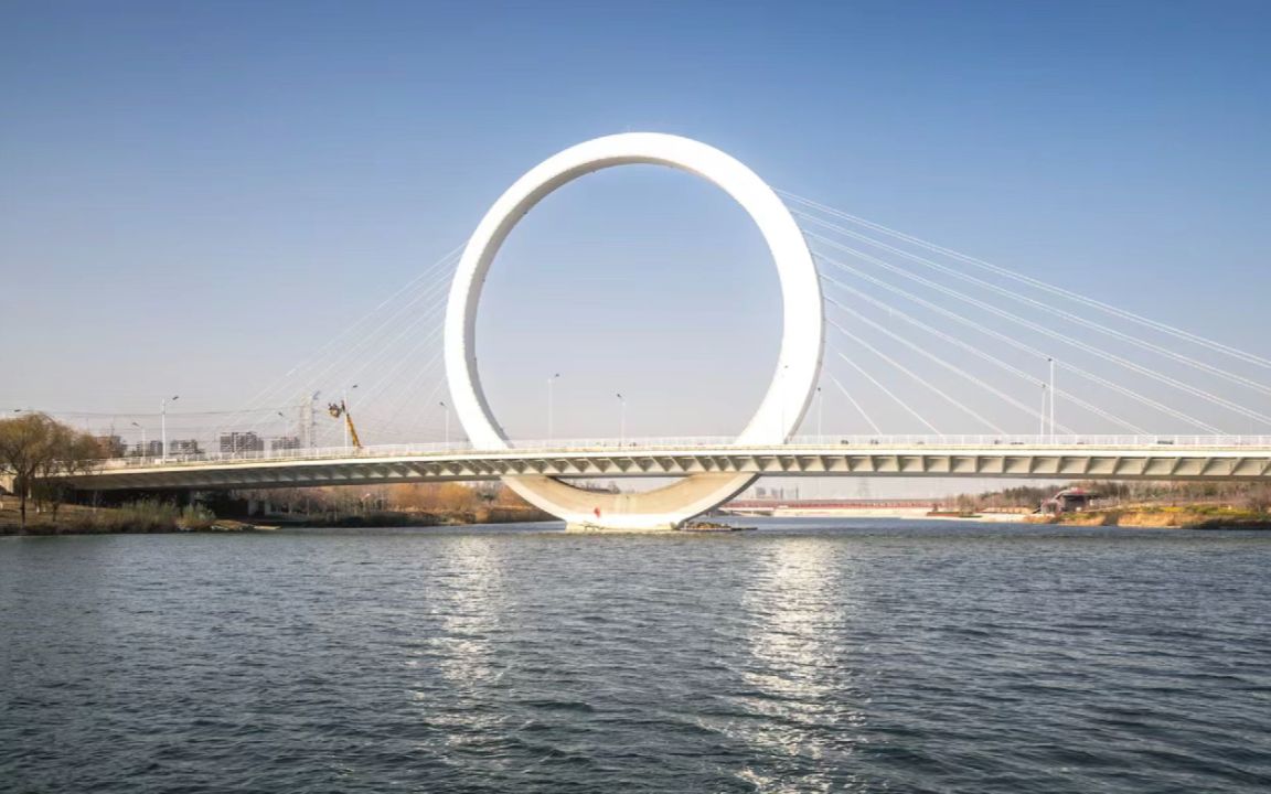 这座被俗称为"戒指桥"的建筑早已成为人们的打卡地.
