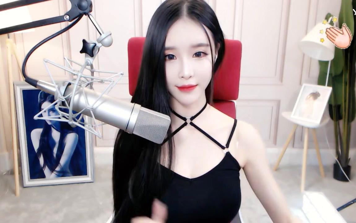 2018-07-16-yy直播-小耳朵_哔哩哔哩 (゜-゜)つロ 干杯~-bilibili