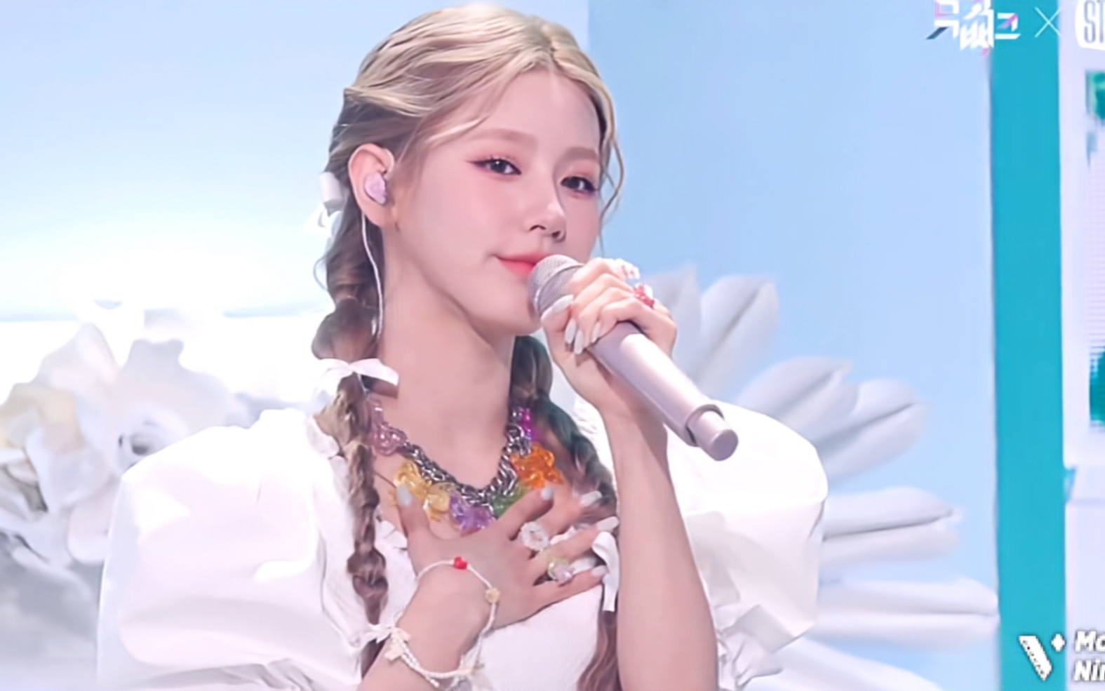 你是人间山茶花 在春的细野流过|赵美延 gidle