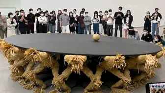 圆桌会议，引人深思的艺术作品！