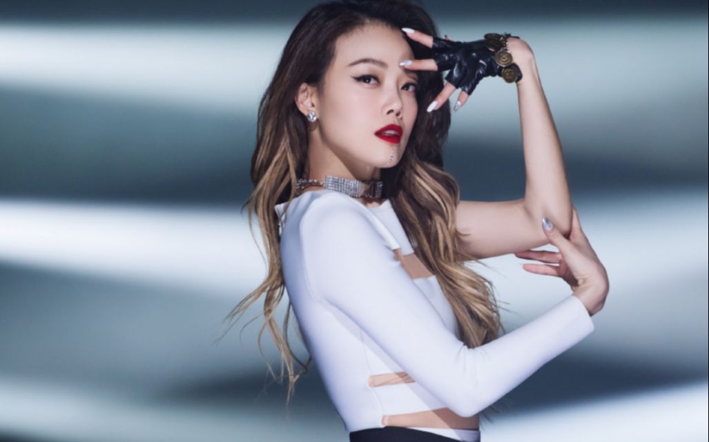 容祖儿《搜神记》:你喜欢的人其实也是个平凡人,是你崇拜的目光让他