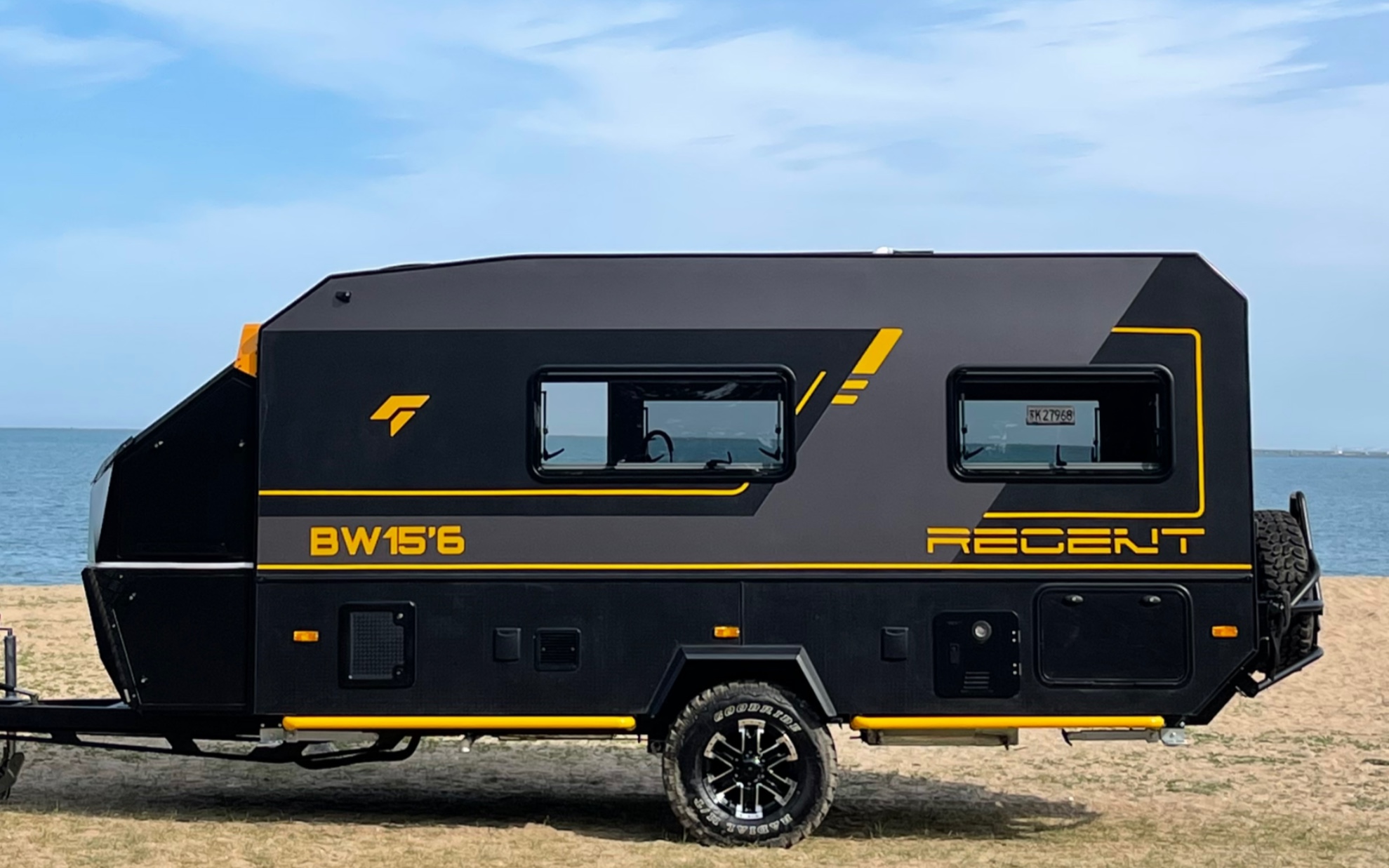 来自澳洲的越野拖挂房车regent越界,满满的黑科技,独立悬挂的拖挂房车