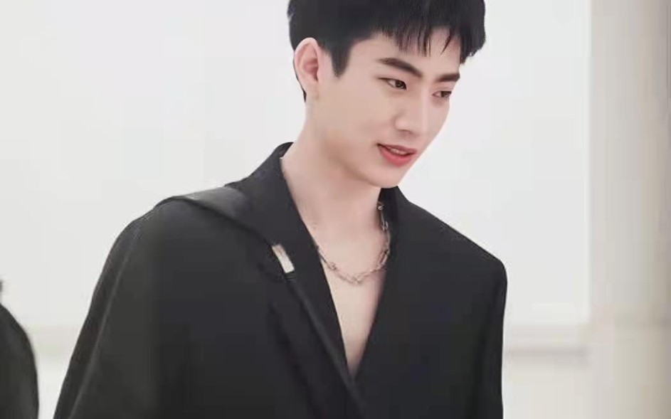 【关钟鹏off】就问谁能不爱关大爷