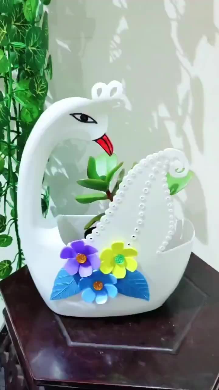 洗衣液瓶别扔,简单割一下,秒变漂亮的花盆,既可以种花也可以当摆件
