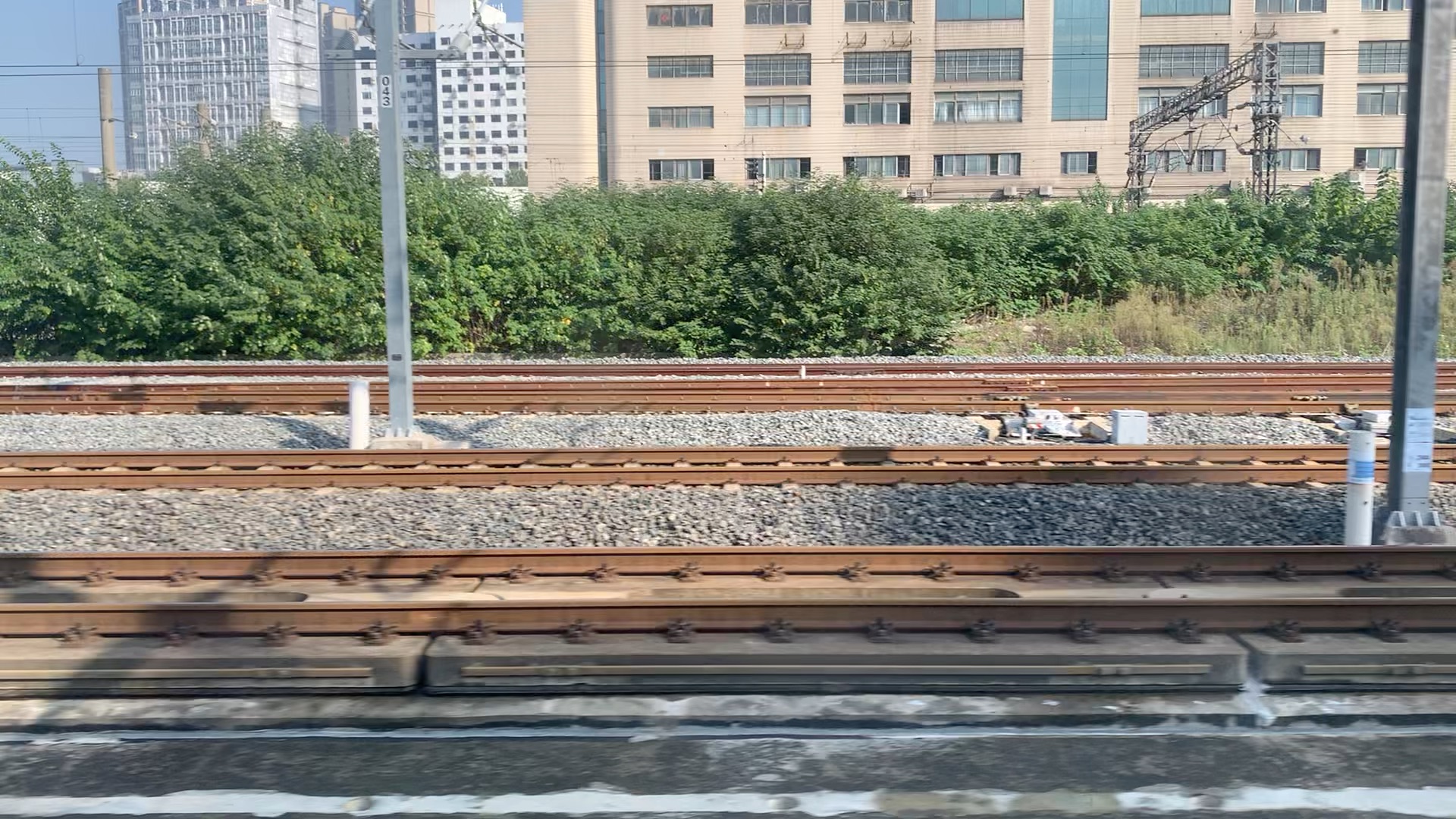 g3230次列车(上海虹桥站-十堰东站)本务上海动车段crh380bl3523丹阳站