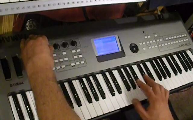 [图]Axel F Popcorn Played On Keyboard