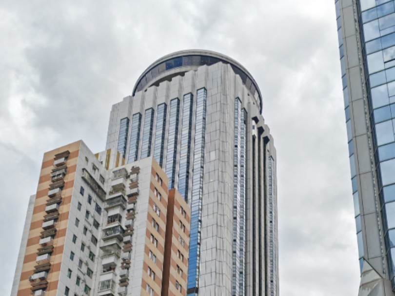 八十年代知名的深圳国贸大厦外部内部及49层的旋转餐厅