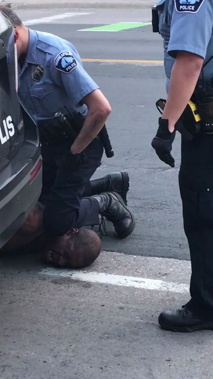 美国警察暴力执法致黑人死亡事件完整版视频