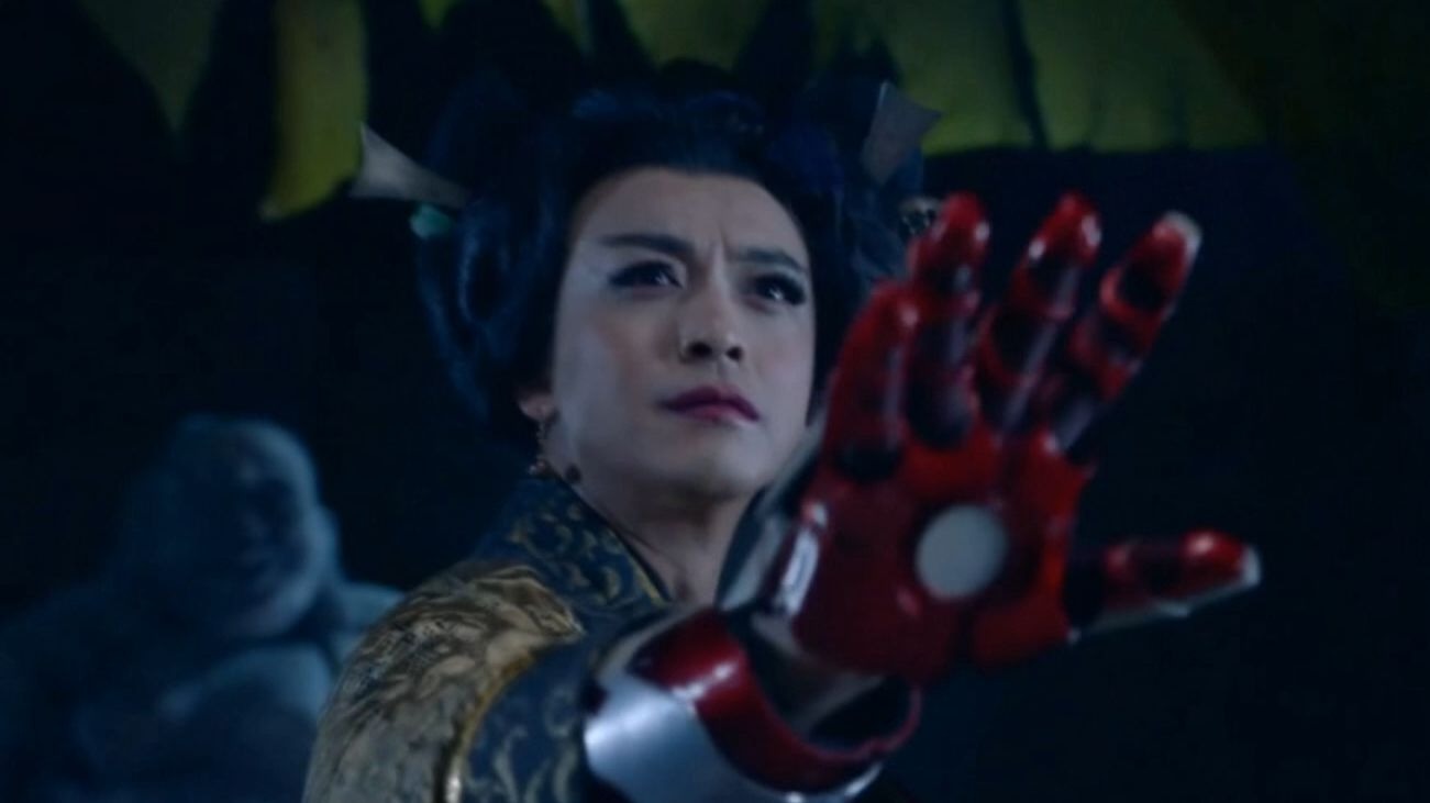 张伟演的黑山老妖也是风韵犹存