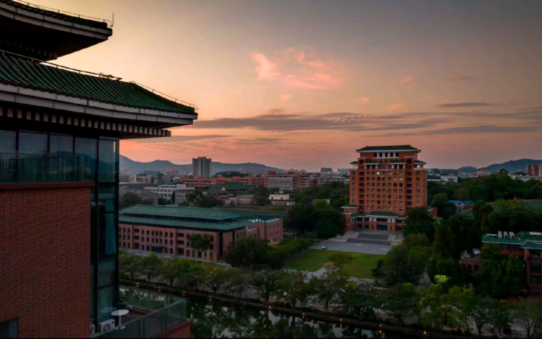 【秋日限定】美丽风景线——西南政法大学&华南理工大学