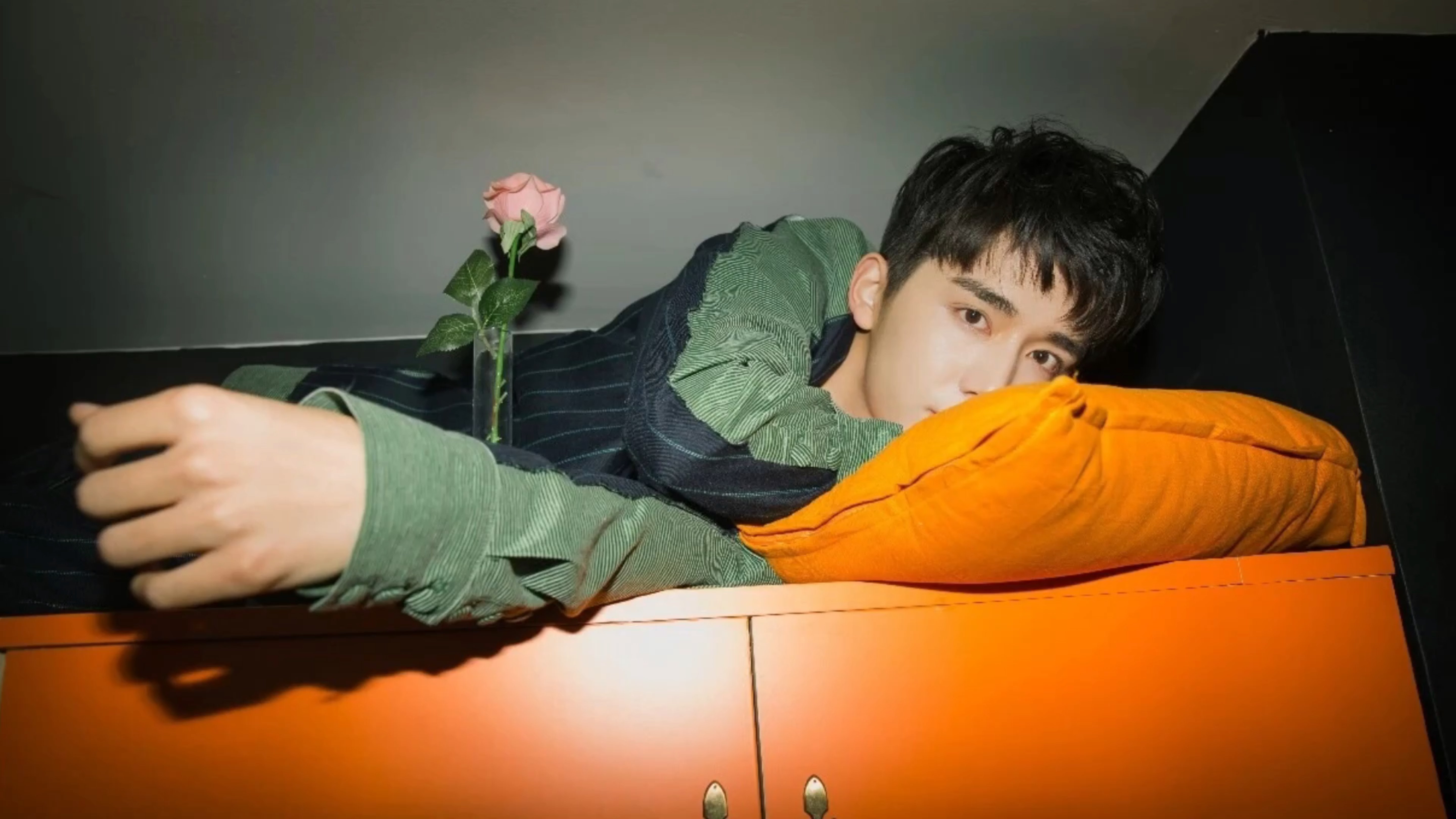 张新成strawberriescigarettes