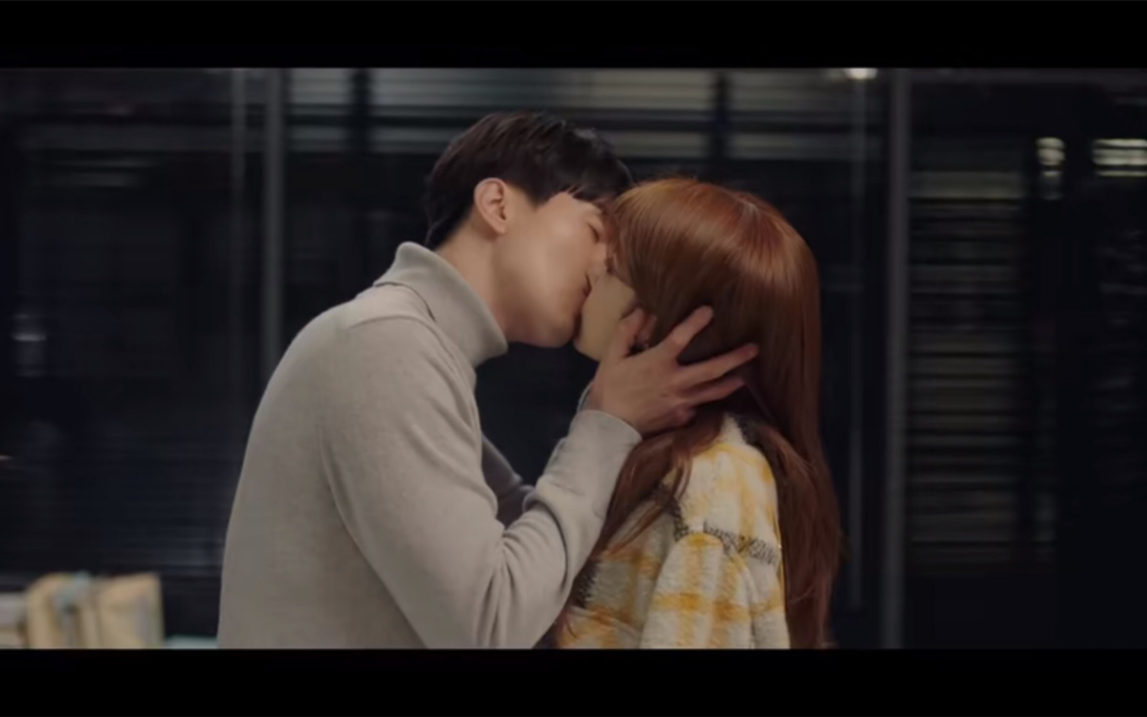 李栋旭刘仁娜触及真心加班送宵夜那场吻戏