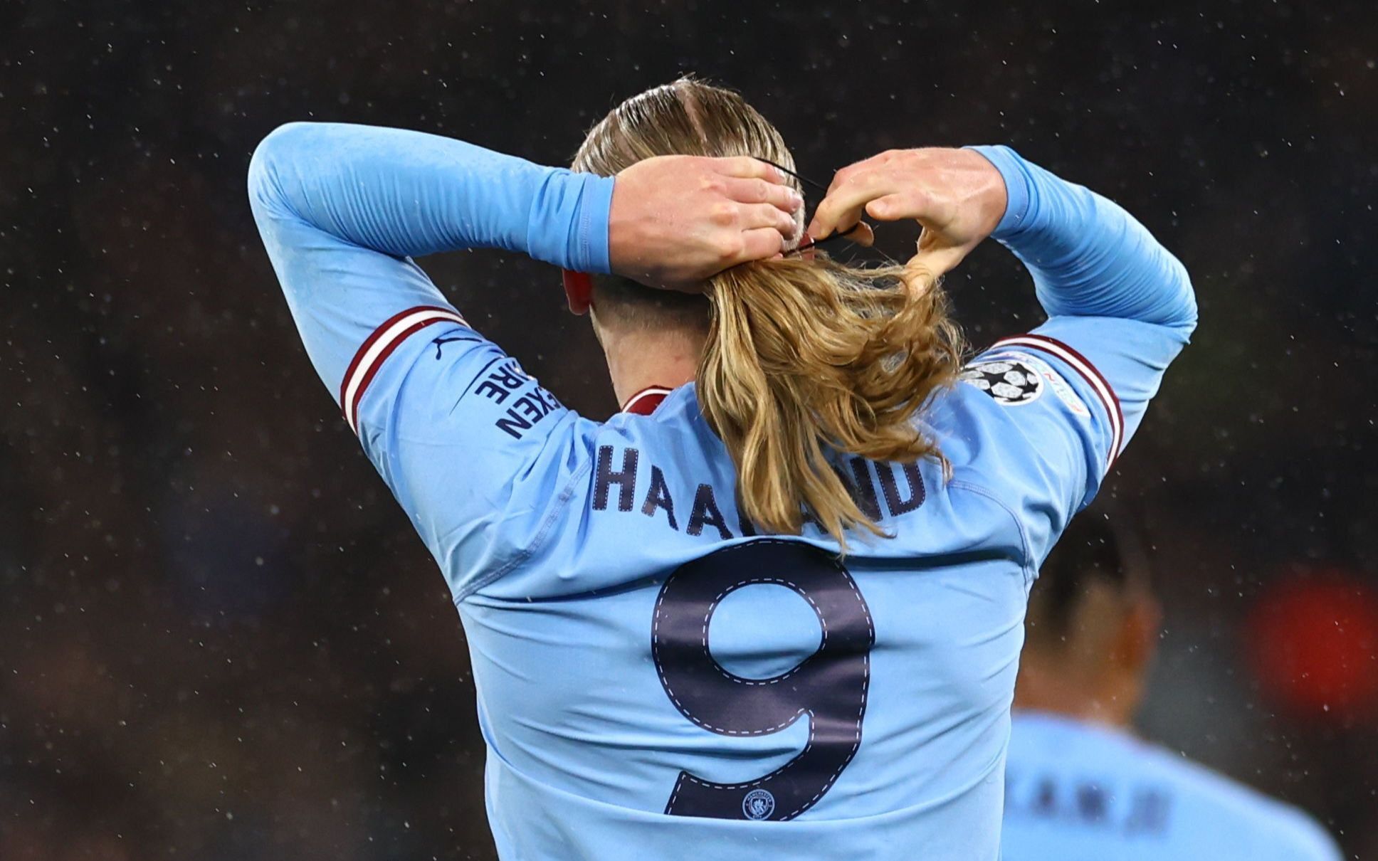 魔人新发型!来自挪威的金发曼彻斯特市花哈兰德编头发