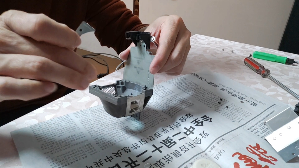 明基benq i700投影机更换灯泡