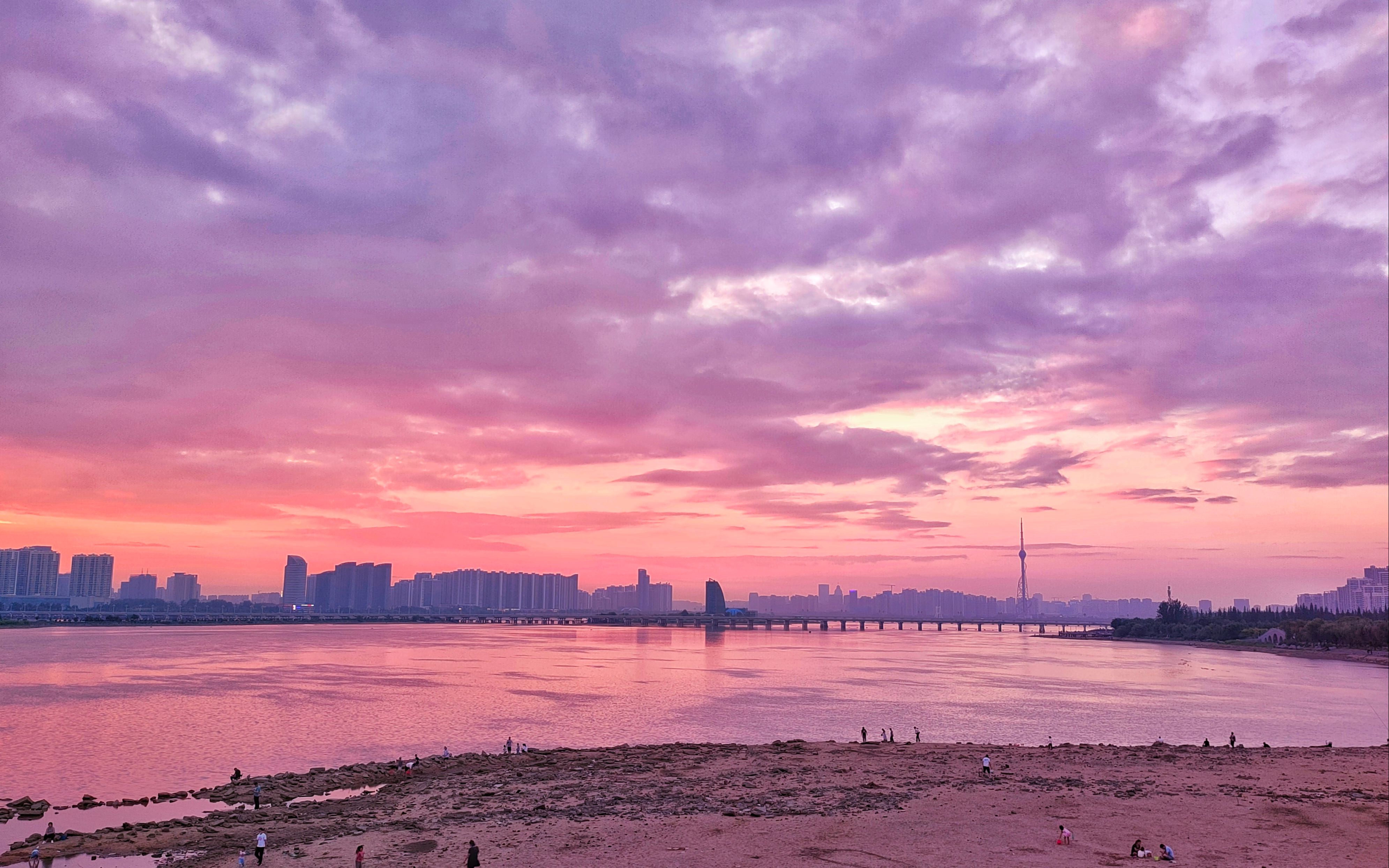 [图]“此刻君为伴，彩霞濯满天”