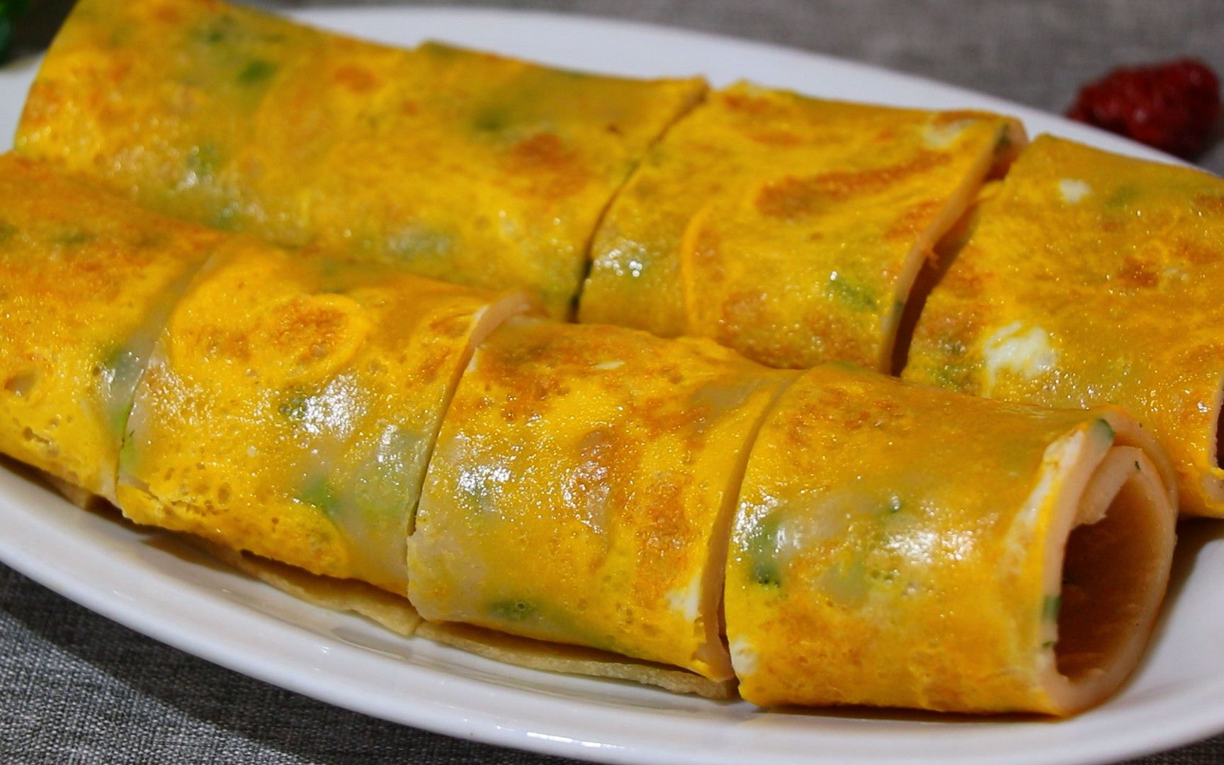 早餐鸡蛋饼懒人做法,不放一滴油,蓬松柔软真香,轻松搞定早餐