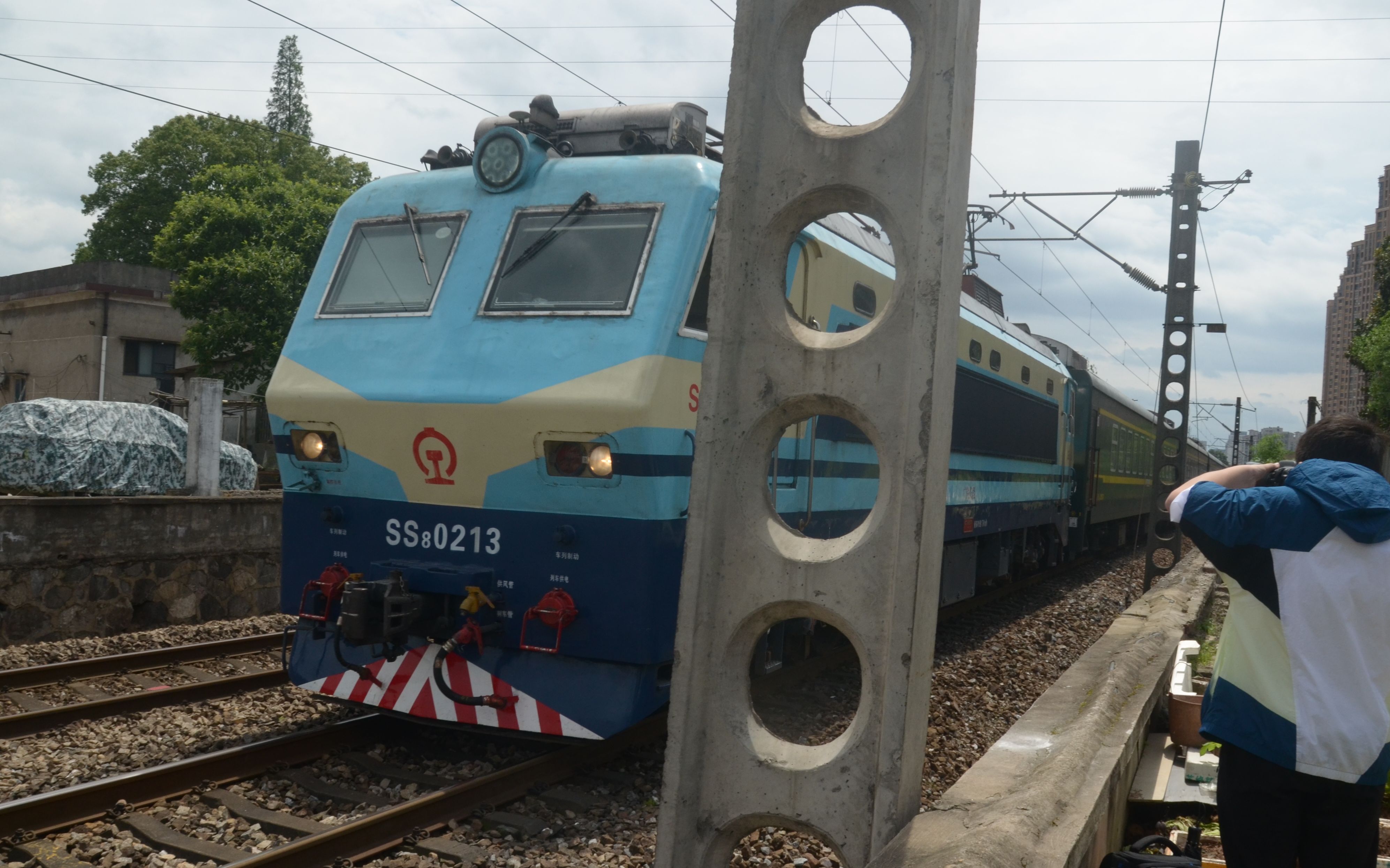 【中国铁路】致敬中国铁路第一速——韶山8型电力机车