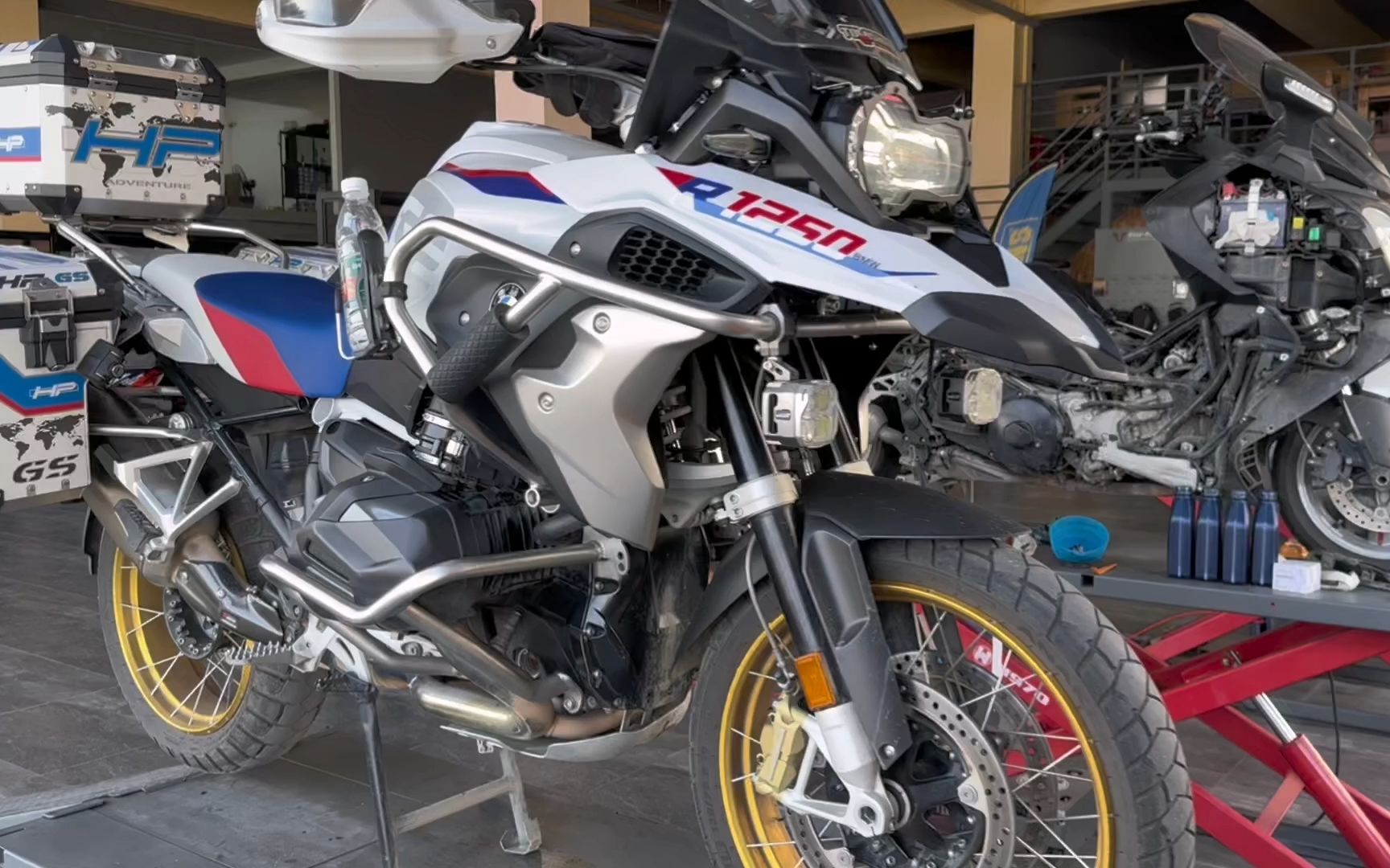 宝马r1250gs更换机油,机滤