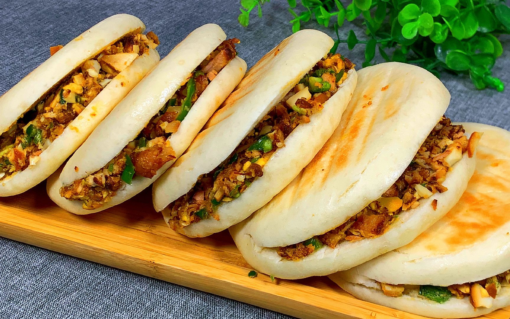 正宗肉夹馍做法来了,卤肉,烙馍技巧详细讲解,保证一次学会