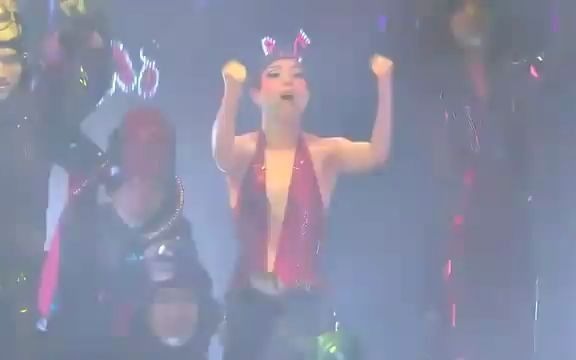 [图]Sammi Cheng 鄭秀文 - 煞科 (Live)