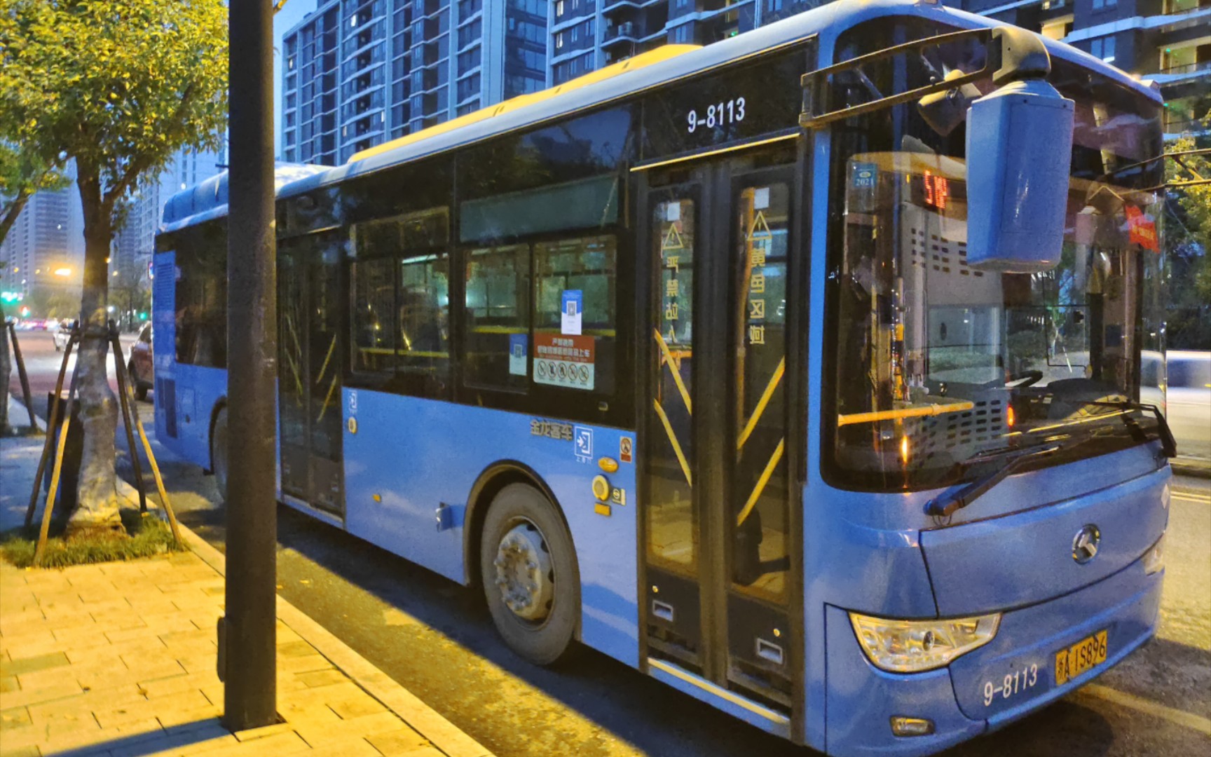 【余杭公交】7497 10米混龙 xmq 6106agchevn512 9-8113 浙大一院总部