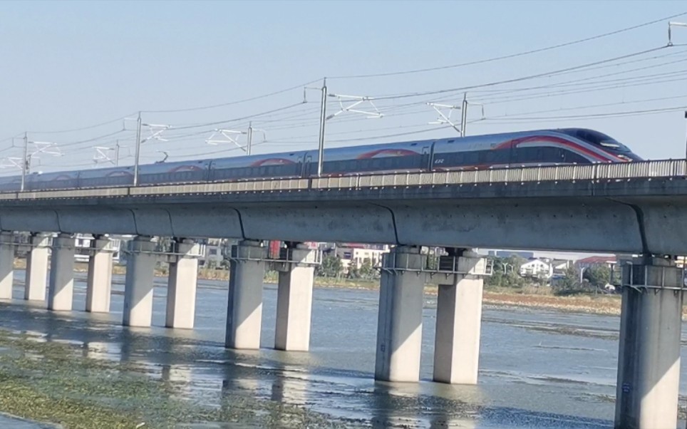 京滬高鐵,復興號智能動車組cr400af-bz擔當的g18次(上海虹橋-北京南)