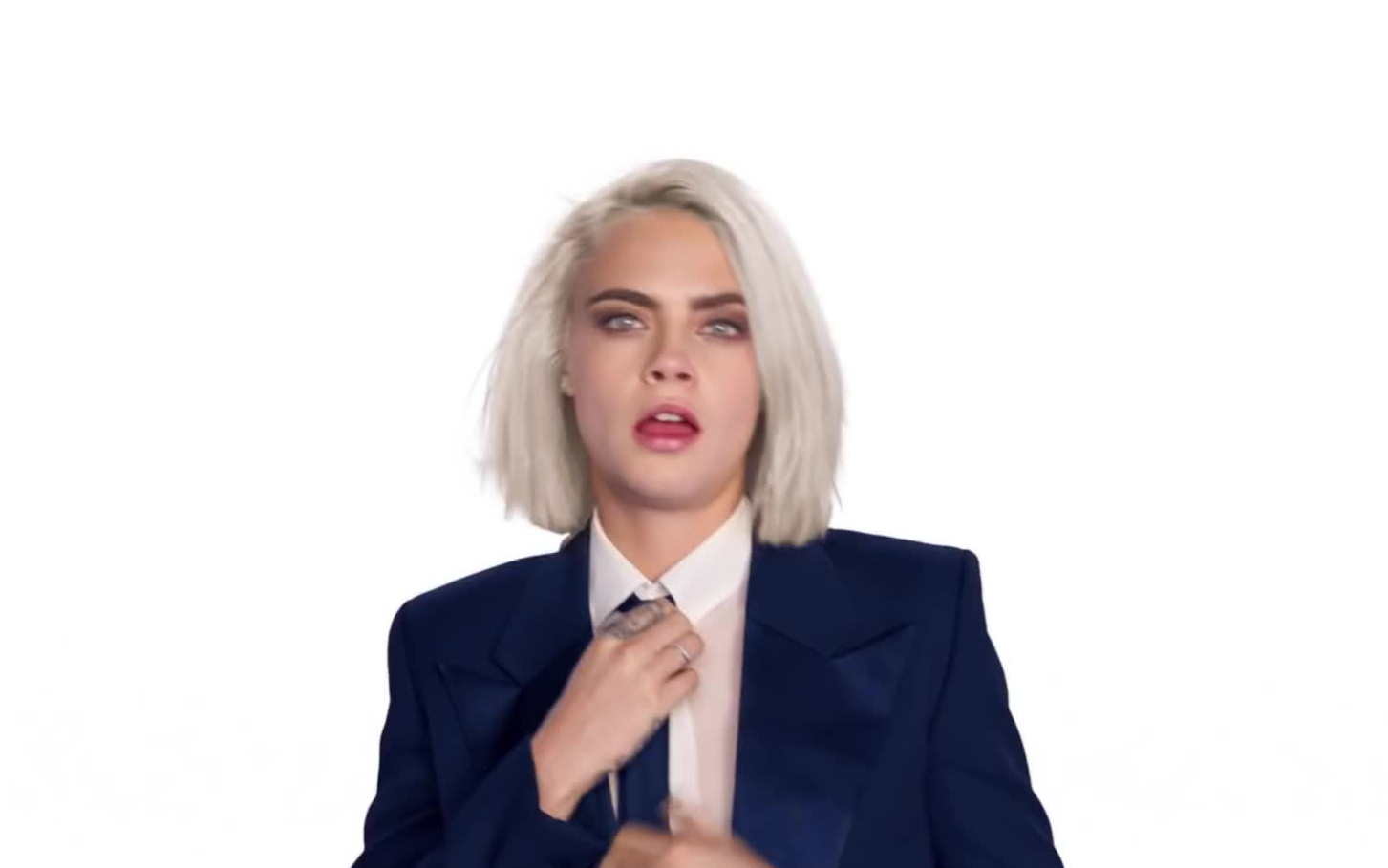 [图]Cara Delevingne - I Feel Everything