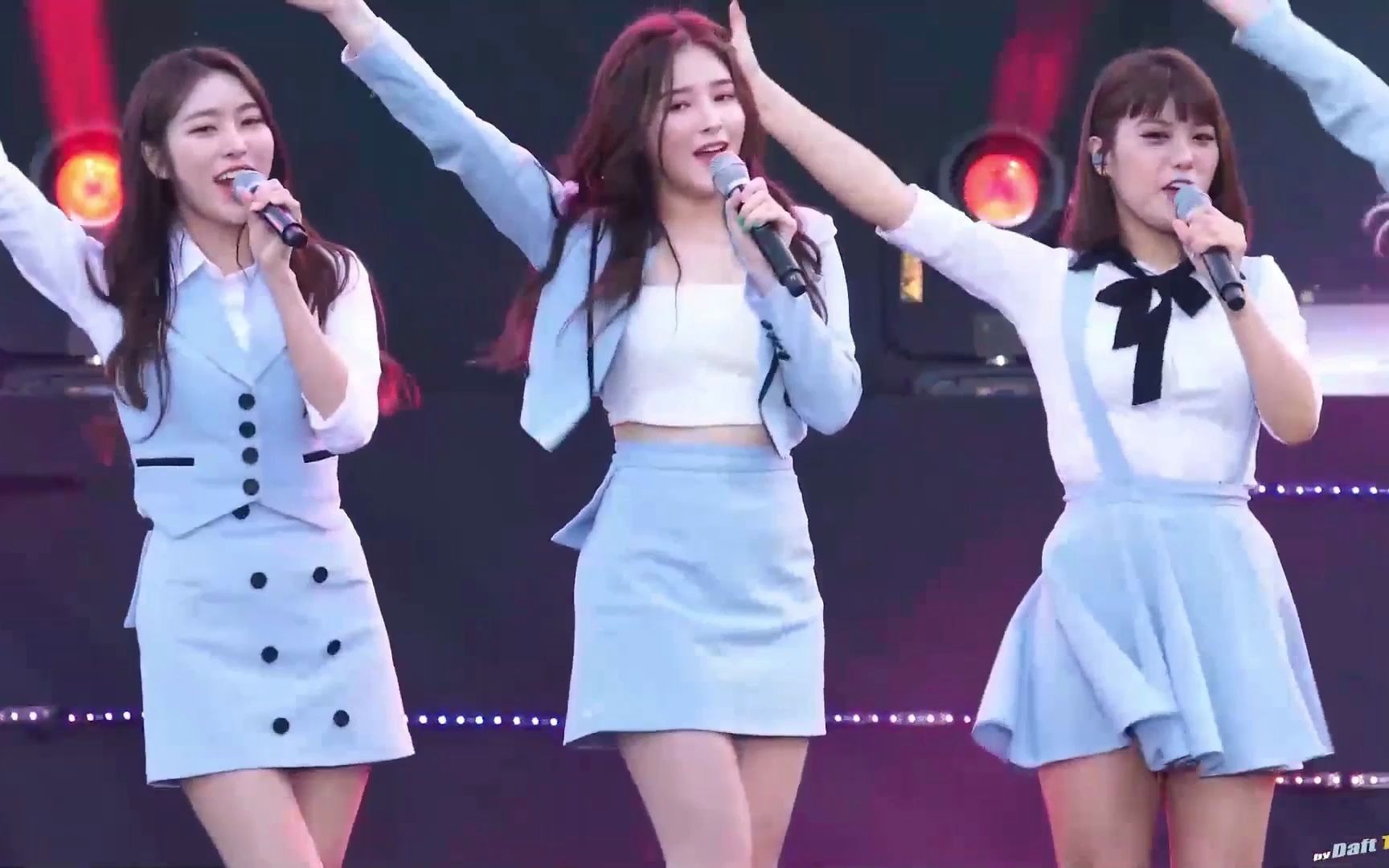 一路走好!29岁女星茶茶雪莉遭遇7车连撞,抢救1天后不幸去世