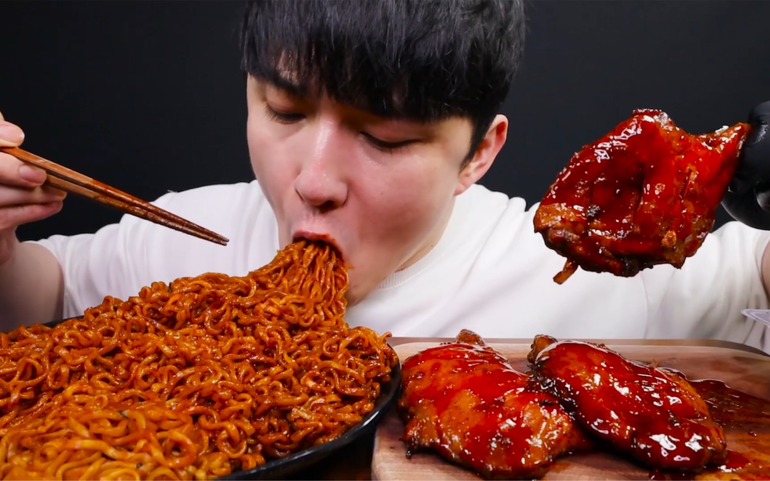 深渊巨口更新上线吸面 | 火鸡面,炸酱面,牙买加烤鸡腿!