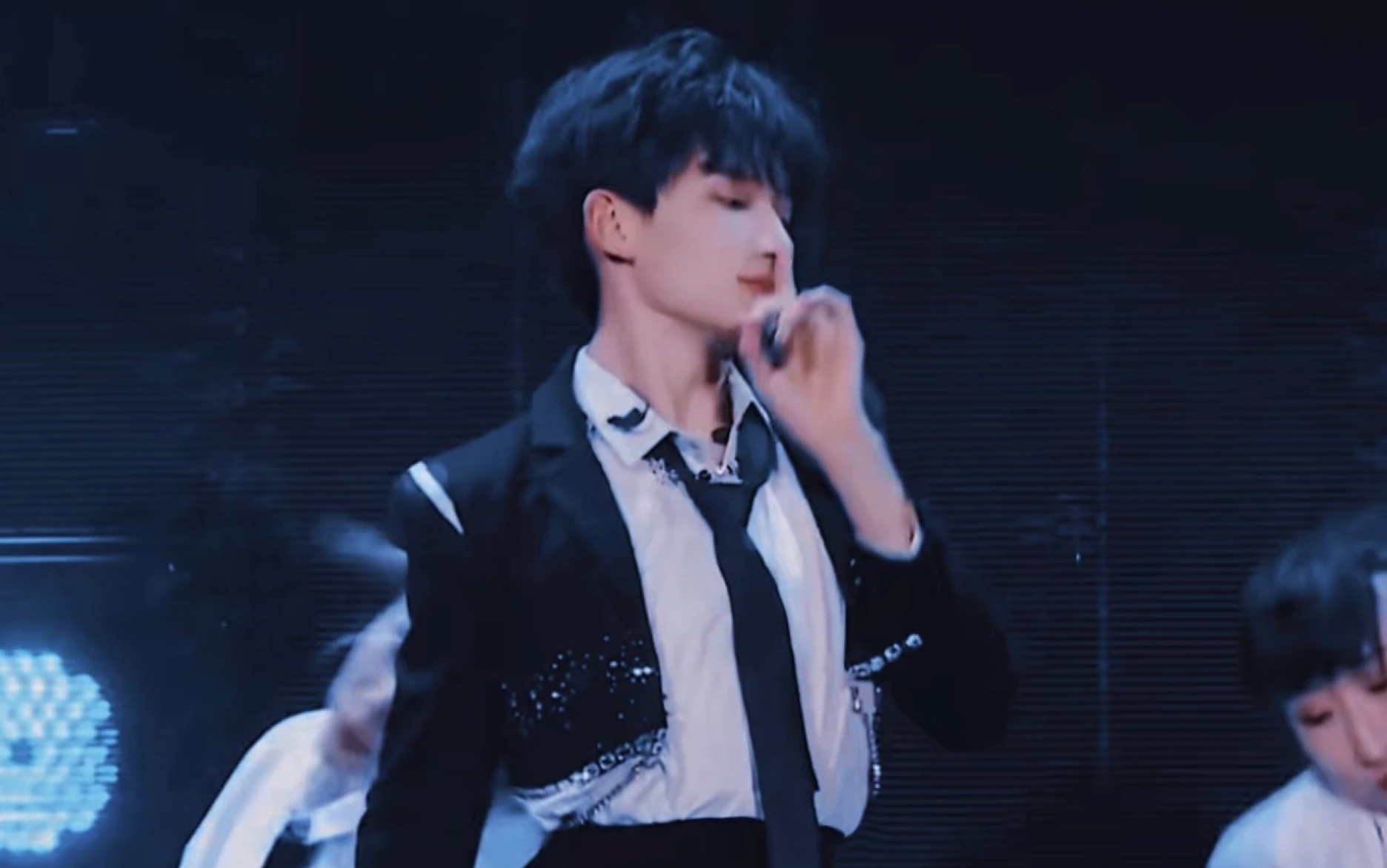 【余宇涵】我们女团舞之光在舞台上终究还是收敛了