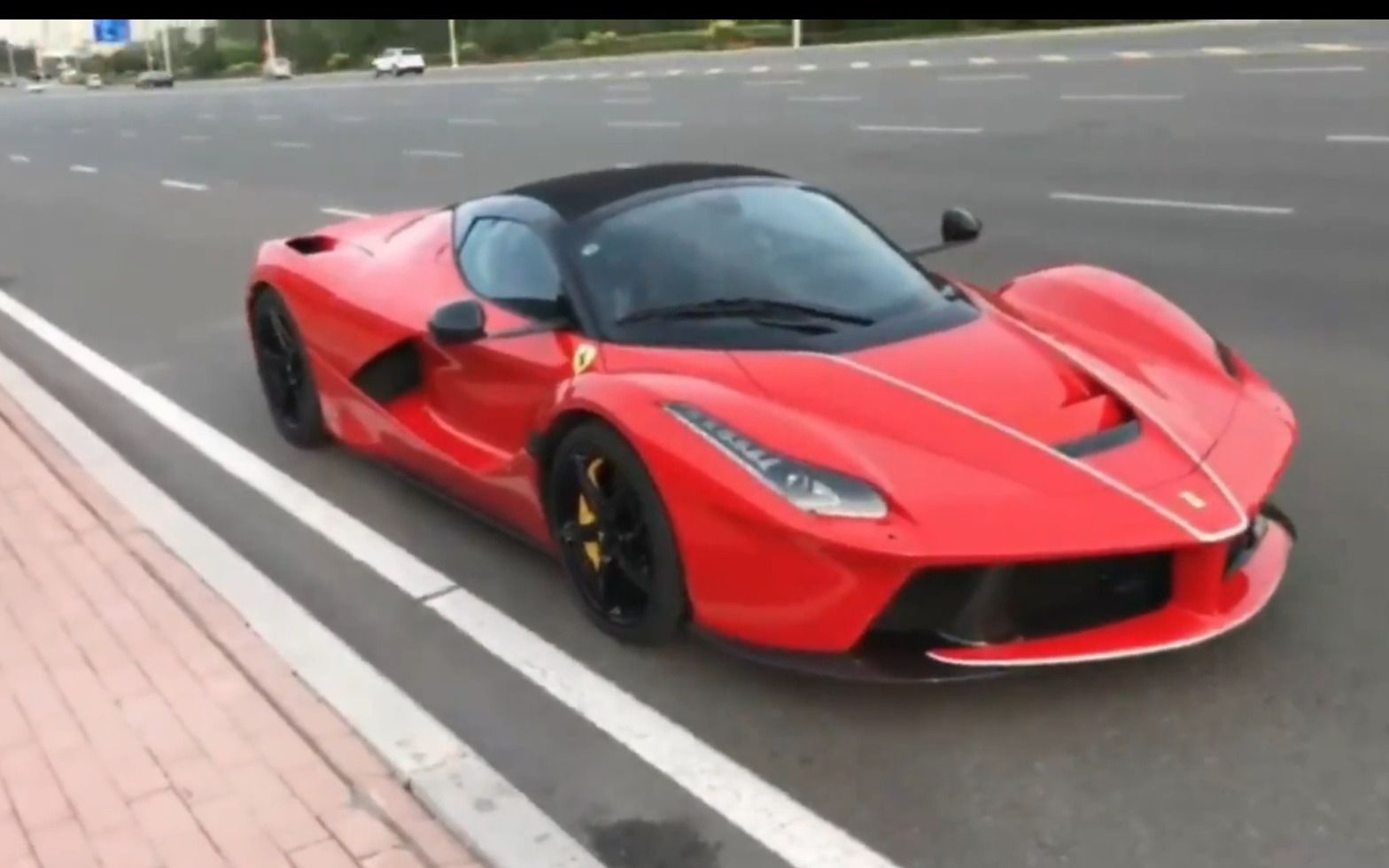 国内只有4台的神车法拉利拉法敞篷版LaFerrari Aperta .哔哩哔哩bilibili