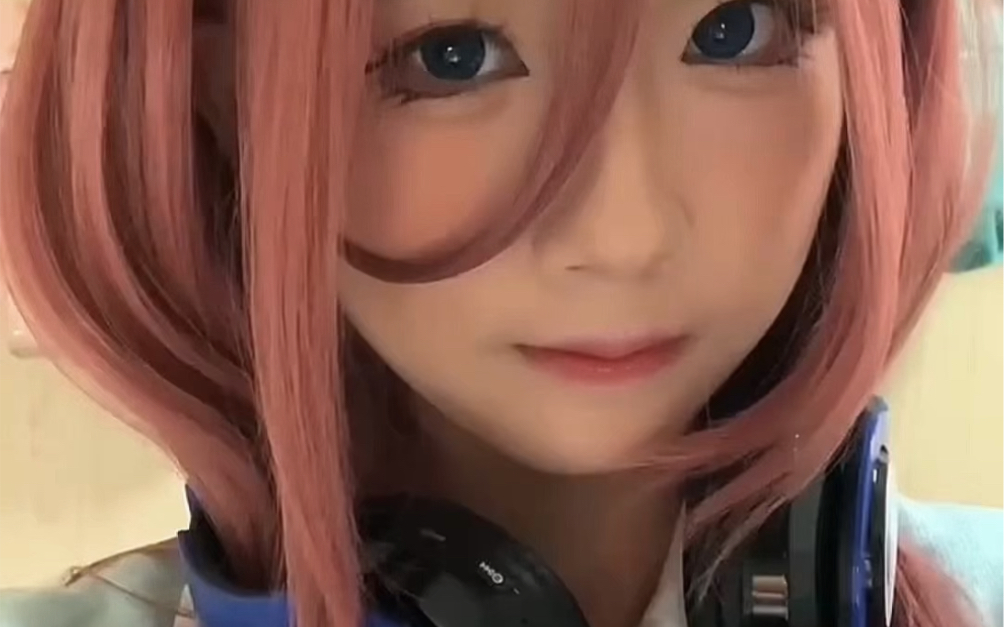 「中野三玖cos」"那个也喜欢 还有那个 还有这个.喜欢"