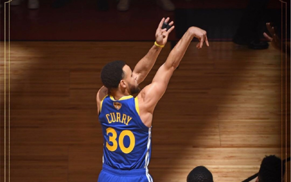 curry 1motion式投篮_哔哩哔哩 (゜-゜)つロ 干杯~-bilibili