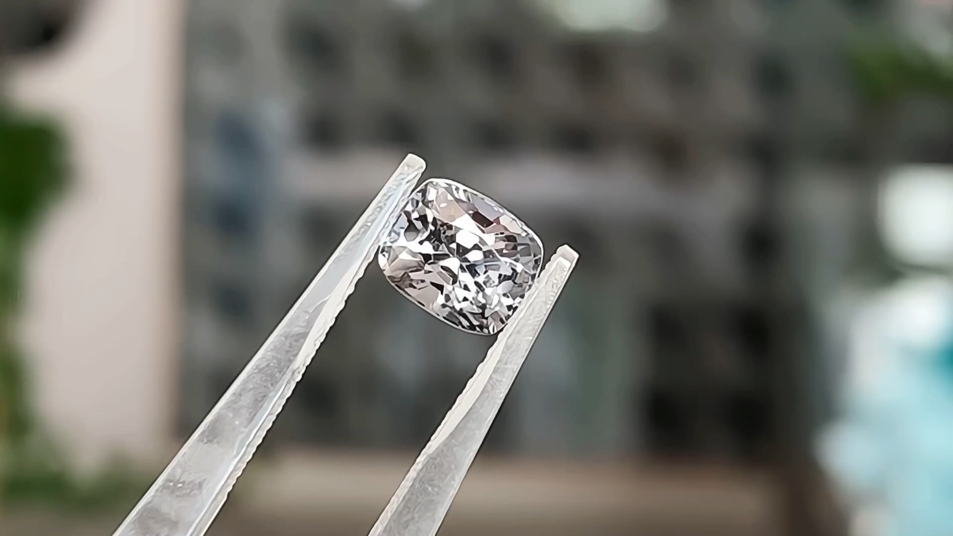 天然金属灰尖晶石1.62克拉 精工 切割周正完美