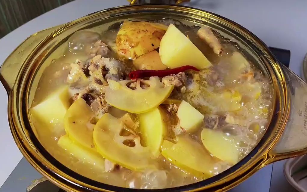 木瓜煮鸡的功效(木瓜煮鸡的功效大揭秘)