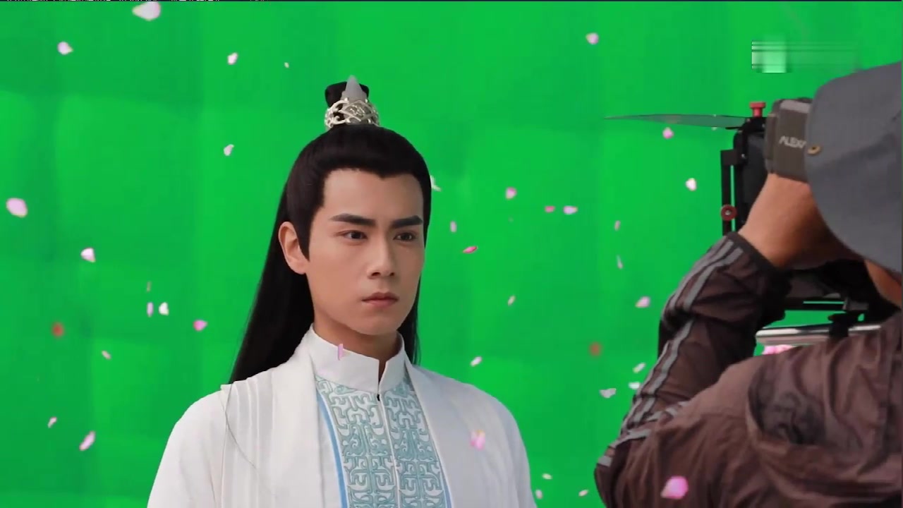 [绝代双骄花絮]小鱼儿,花无缺现场花絮合集_哔哩哔哩 (゜-゜)つロ