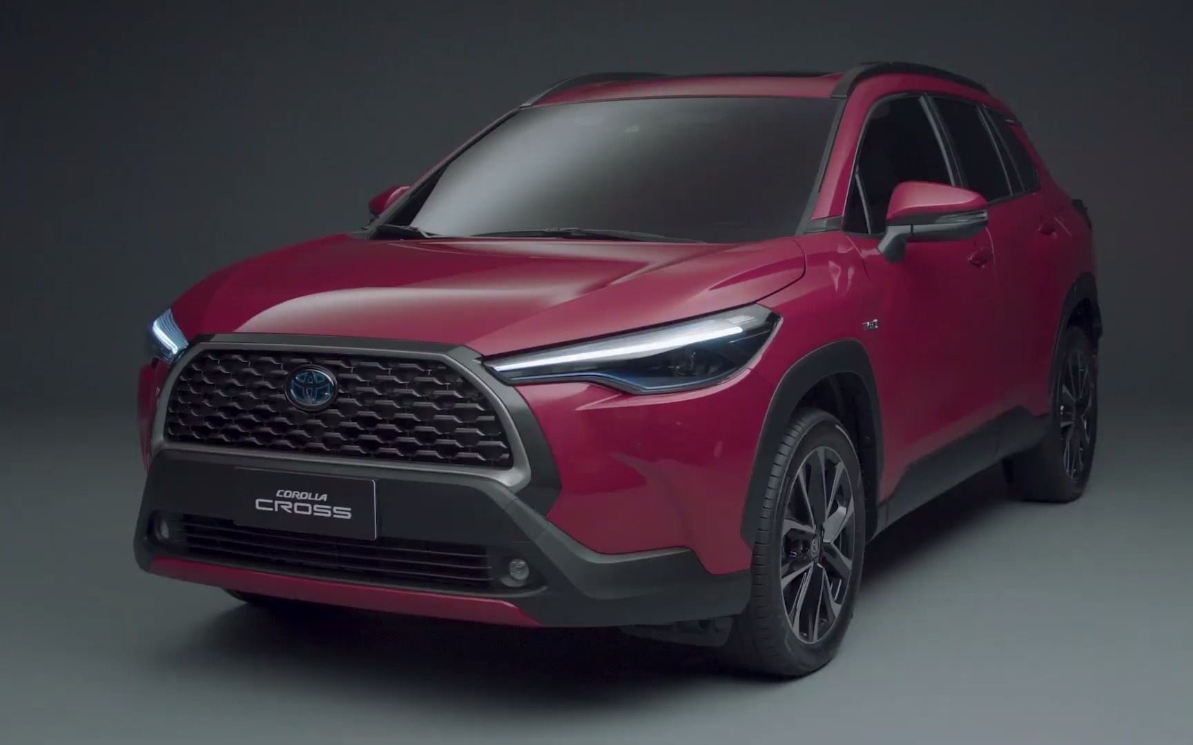 2021款丰田(toyota)卡罗拉cross_城市代步出行依旧好开_哔哩哔哩 (゜