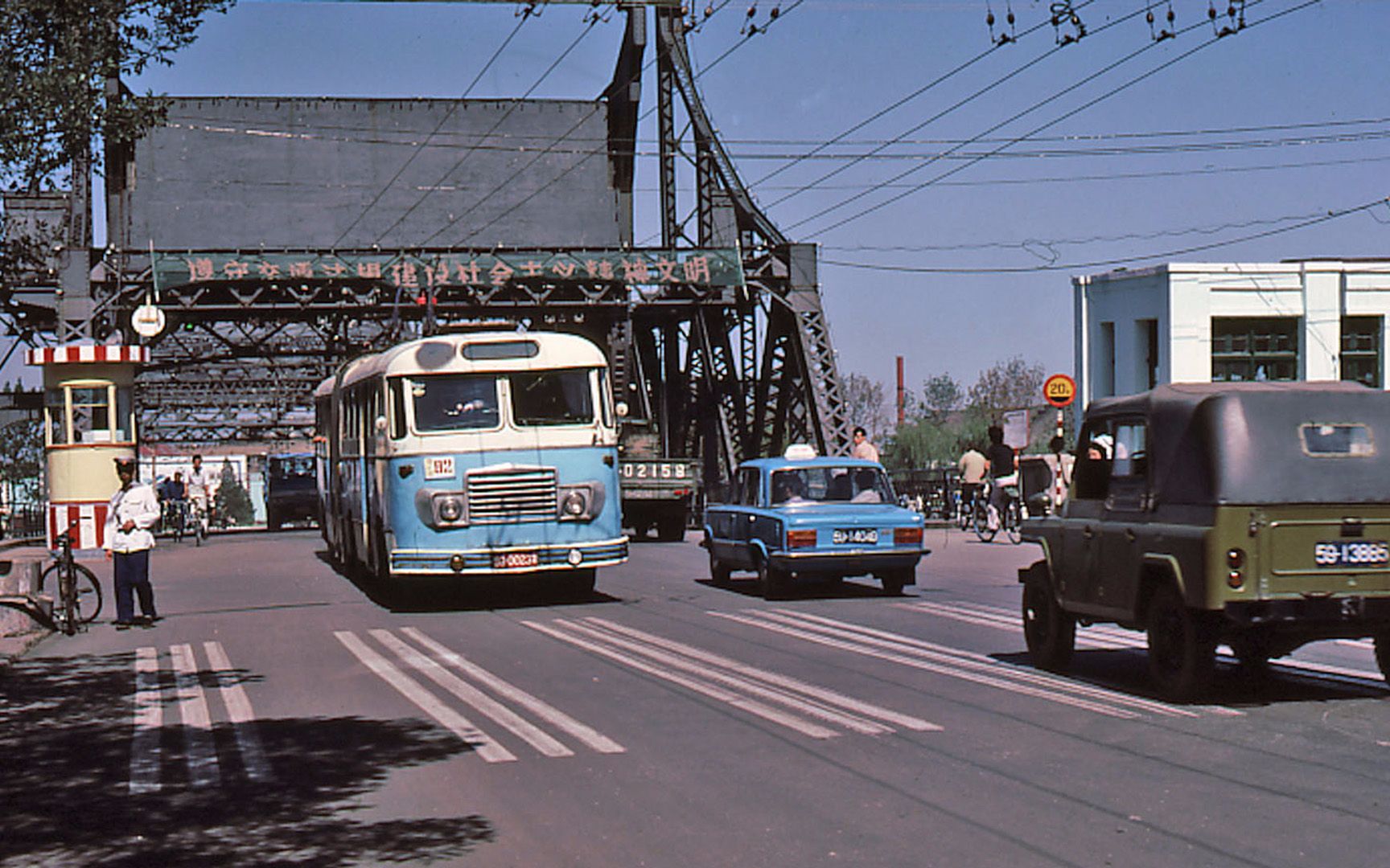 80年代城市老照片~横版~更多城市陆续更新中~赶紧收藏起来~怀旧经典